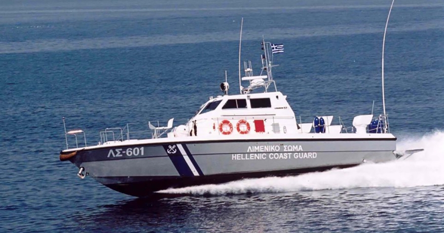 Αποβίβαση ασθενούς από Φ/Γ πλοίο στη Νεάπολη Βοιών