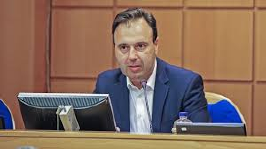 Παπαστεργίου: Θέμα ημερών οι αποφάσεις για την απαγόρευση της πρόσβασης στα social media για ανηλίκους