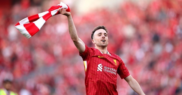 Αποσύρει τη φανέλα με το «20» η Λίβερπουλ