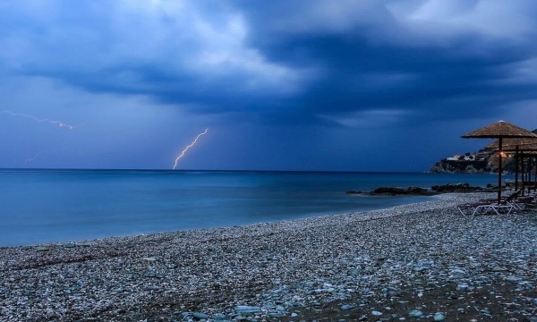 Καιρός: Έρχεται ασυνήθιστο κύμα κακοκαιρίας από σήμερα - Πότε θα έχουμε καλοκαίρι