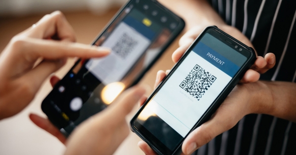 Διπλασιάζεται στα 1.000 ευρώ το όριο συναλλαγών μέσω IRIS το 2025