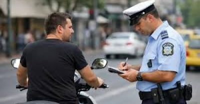 «Μηδενική ανοχή στη μη χρήση κράνους» στην Περιφέρεια Πελοποννήσου | Βεβαιώθηκαν συνολικά 56 παραβάσεις