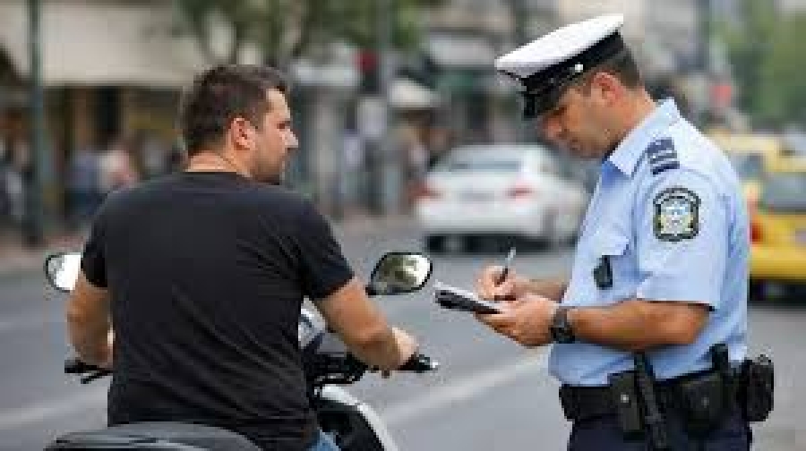 «Μηδενική ανοχή στη μη χρήση κράνους» στην Περιφέρεια Πελοποννήσου | Βεβαιώθηκαν συνολικά -56- παραβάσεις