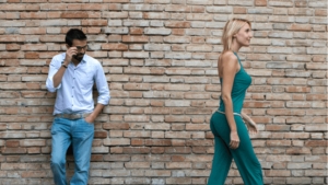 Ανάρτηση ενός Λάκωνα καλλιτέχνη. Κορίτσια δεχθείτε το αθώο " καμάκι " μη μας ευνουχίζετε