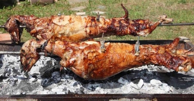 Ακριβαίνει το πασχαλινό τραπέζι – Στα 13-16 ευρώ το κιλό αρνί και κατσίκι