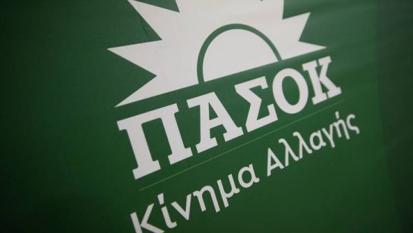 ΠΑΣΟΚ: «Καρφιά» για τον Τσίπρα – Επιμένει να μην αναγνωρίζει το μερίδιο της ευθύνης του για την αύξηση των ποσοστών της ΝΔ