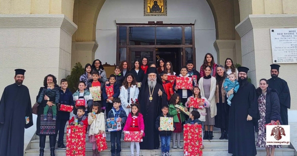Σε χαρμόσυνο κλίμα η Χριστουγεννιάτικη γιορτή για τα παιδιά των κληρικών της Ι. Μητροπόλεώς μας